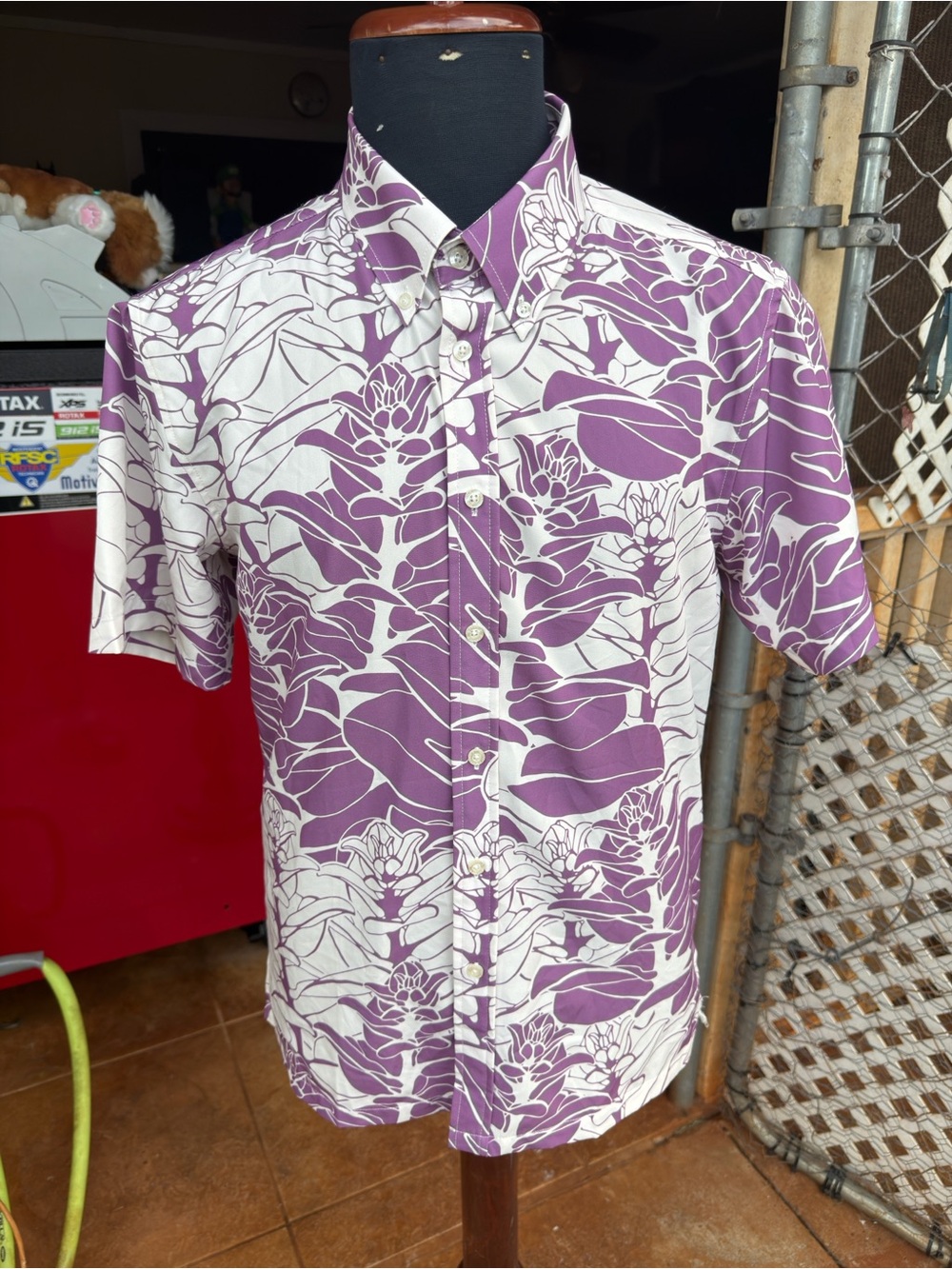 PreOwned Manaola Hawaiian Print Purple/White Full Button Men's Small